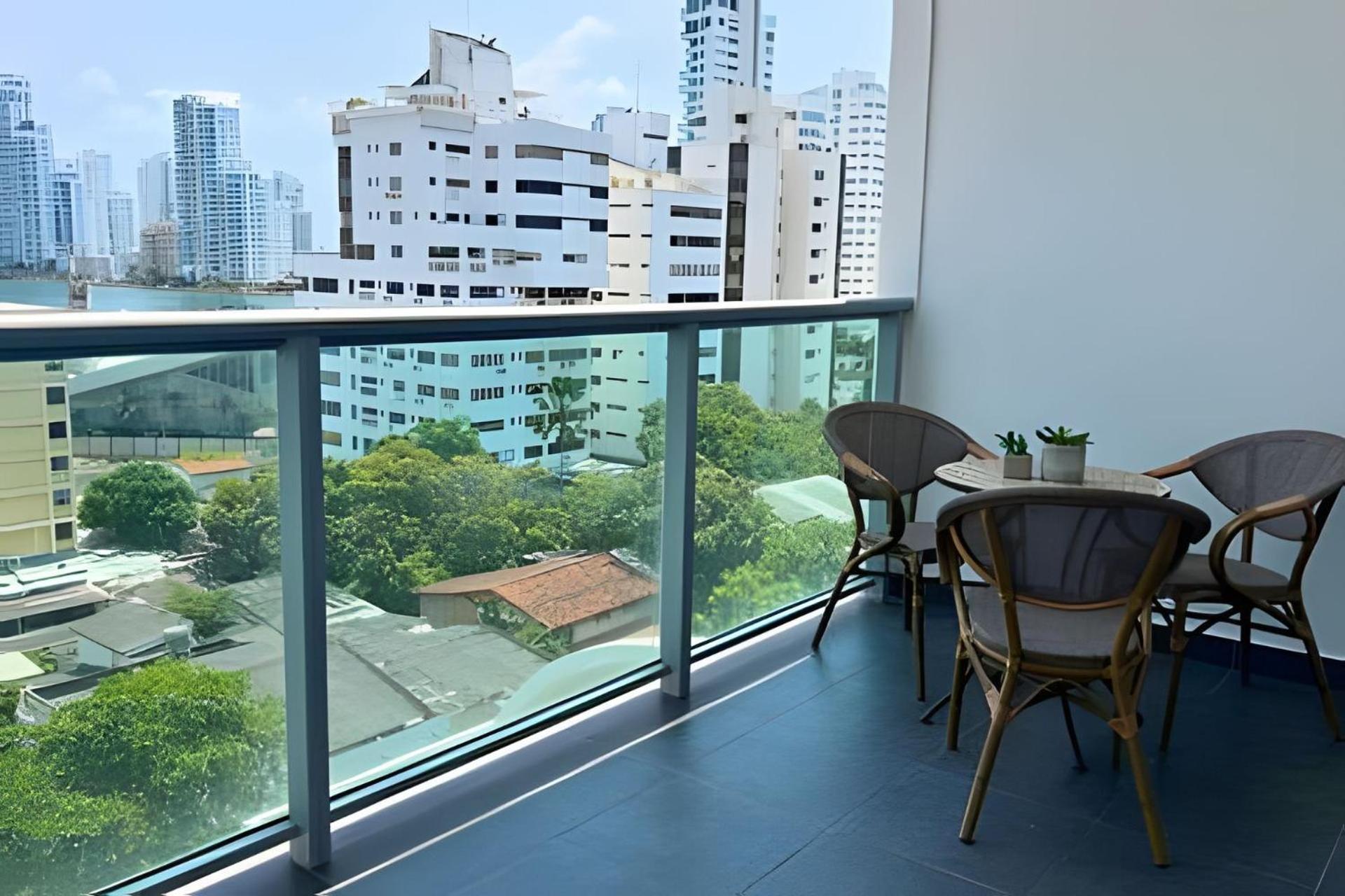 Apartment Chic Near It