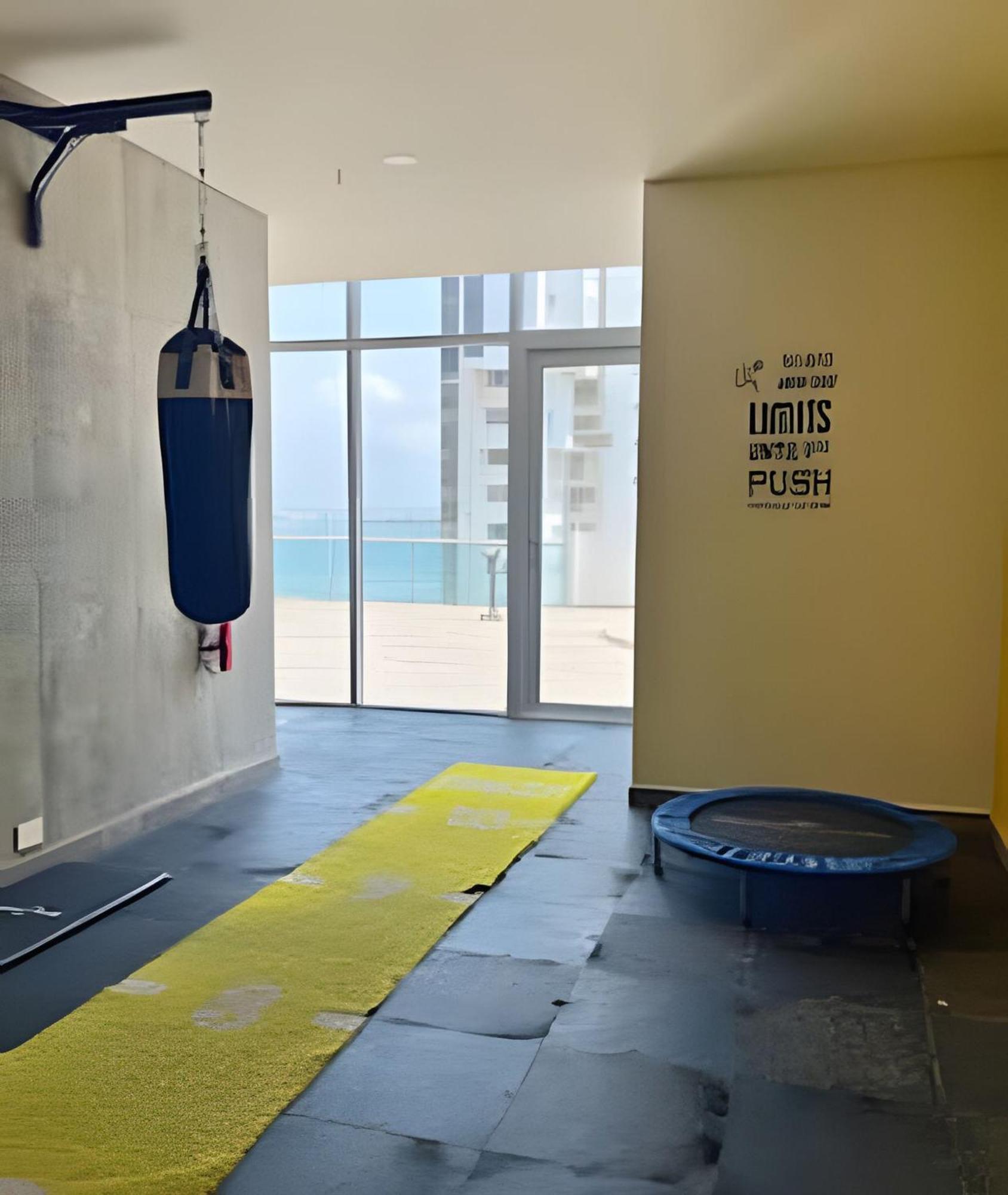 Chic Near It Apartment *