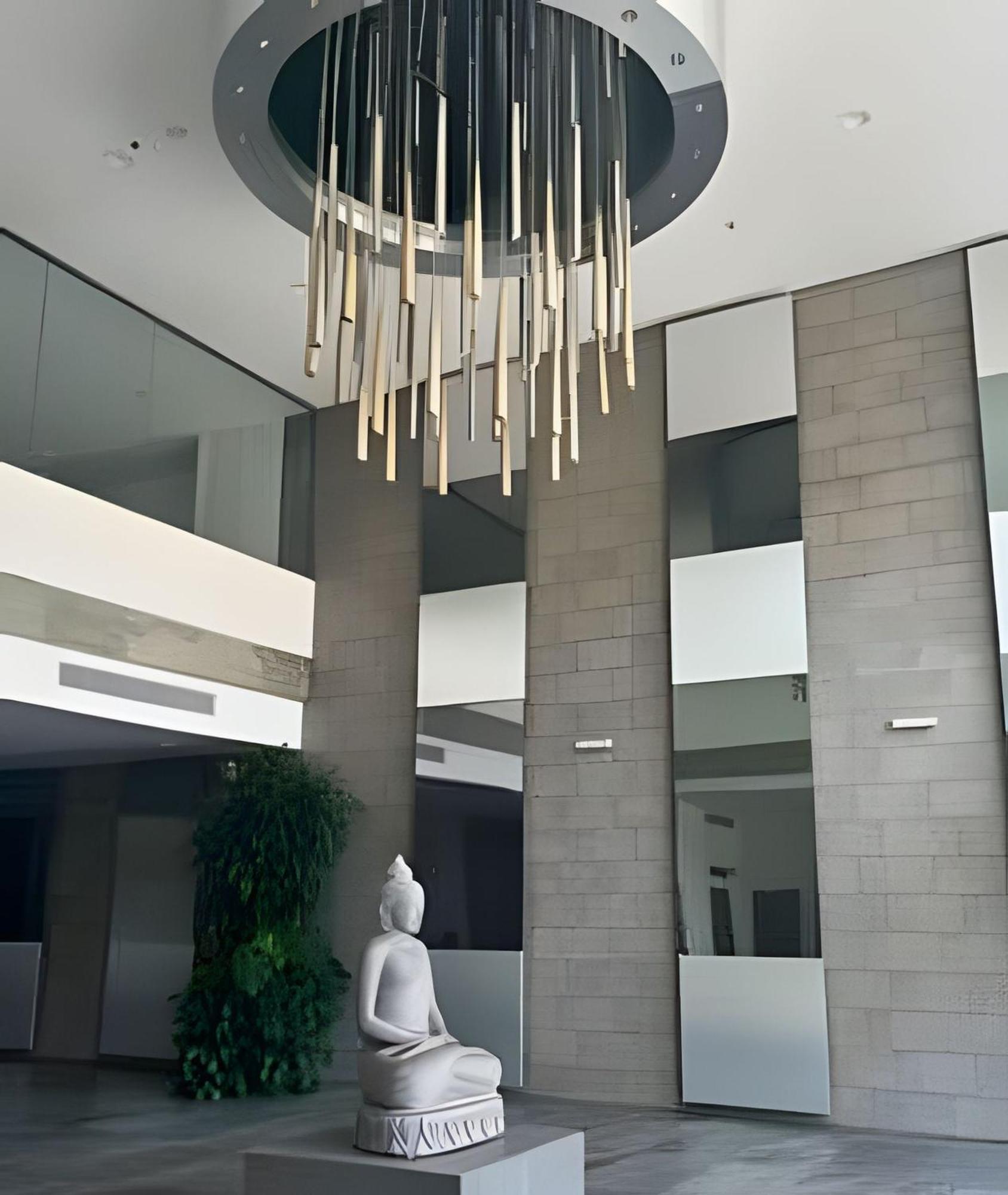 Chic Near It Apartment *